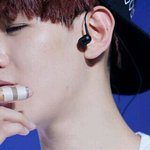 [백현] 사진한장을핥아봅시다.