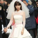 웨딩드레스 바람으로 <b>명동</b>에 간 송지효