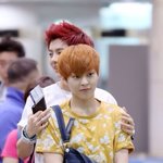 [시우민] 이날코디무슨생각으로이옷<b>입힘</b>?진짜궁금