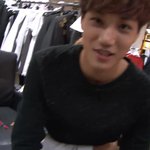 [카이] 종인이 누구 <b>무릎</b>에 앉아있는거야?
