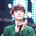[CHEN] 영상을..받았다...(<b>심멎</b>)
