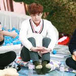 [카이] 허리마사지 <b>익숙</b>하다할때ㅜㅜ