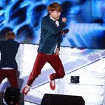 [CHEN] 뛰는 짤 <b>위에</b>
