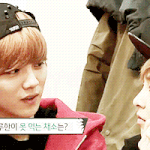 [시우민] 쇼타임 물끄럼 바라보는 <b>민석</b>