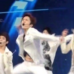 [시우민] 시우민은<b>뱃살</b>있어도이쁘다