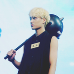 [카이] 섹시하다..<b>카리</b>쓰마넘친다....