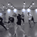 [EXO] 야근데 <b>저</b>밑에 스포어쩌구하는거봐서 생각난건데