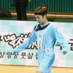 [시우민] 난왜케 민석이 <b>소매</b>만보이지...?