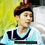 [시우민] <b>속살</b> 내놓고 뭐하는거야