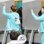 [시우민] 슈밍이 오늘 팬들한테 <b>인사</b>도 잘해주고