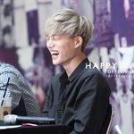 [카이] 종인이의 생일을 축하하기위해 놀러온 종대생입니당