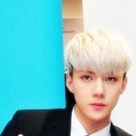 [세훈] 세훈이 옆머리를 내려보았어
