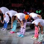 아이돌의 예의바른 <b>폴더</b> 인사 모음