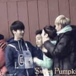 [시우민] 민석이 애교봐 ㅠ ㅠ ㅠ ㅠ(+영상<b>좌표</b>)