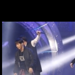 [카이] 오늘 비스트 이기광? 무대의상보면서 <b>조니</b>니