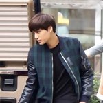 [카이] 종인이 허리에<b>남방</b>묶는거 개좋다...