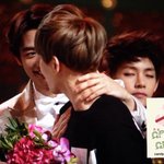 [백현] 애기오늘또<b>뒷목</b>잡혔어ㅋㅋㅋㅋ