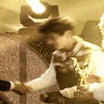 [백현] 태형이랑 <b>악수</b>하는 백현