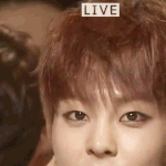 [시우민] <b>눈물</b>이 가득 고였지만 참는 맏형