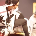 [카이] 새벽엔 카이 <b>허벅지</b>죠