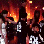 [exo] 도경수<b>태연</b>치마잡아주는거