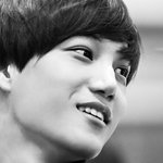 [카이] <b>턱</b>에서 목으로 이어지는 숨막히는 분위기