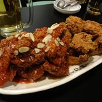 [음식사진] 양념반후라이드반 치킨이 <b>진리</b>네요