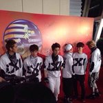 [시우민] 이 사진 <b>우미</b>니 너무 귀엽지 않니