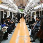 사진多) 여럿이 한복 입고 지하철 탔어yo!!!