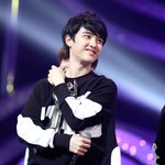 [도경수] 경수는 <b>트로피</b>를 됴아해