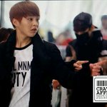 [시우민] 민..서기..한장..더..전해주러...와...ㅆ..
