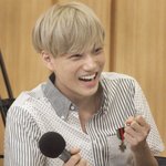 [카이] 김종인 손<b>모양</b> 개씹덕ㅠㅠ