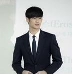 [수현사랑] 마른남자는 <b>수트</b>가 안어울린다는 편견을 깬 김수현+_+