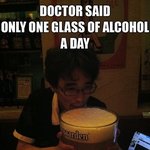 [유머] 의사가 <b>한병</b>만 마시래요.jpg