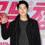 곱슬+단발 싹둑 자른 모델 <b>홍종현</b>