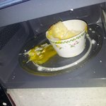 <b>계란빵</b>이 터졌어요ㅠㅠ
