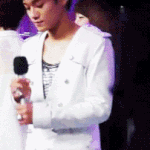 [CHEN] 킁킁 마이크<b>냄새</b>맡는 종대