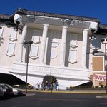 기발한 아이디어가 돋보이는 세계 기이한 건축물 기행