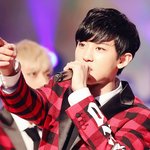[EXO] 오늘 찬열이 <b>렌즈</b>낀듯..