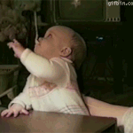 [유머] 아기 vs <b>숟가락</b>.gif