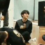 [EXO] 종인이 때리고 <b>신난</b> 디오 첸 