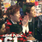 [시우민] 슴<b>다섯</b>이...박수를 그르케치면...