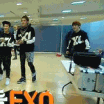 [EXO] 민석이랑 세훈이 <b>노홍철</b>한테 달려가는것봐ㅠㅜㅜ
