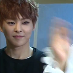 [시우민] 민석이 캡쳐하다가 <b>미모</b>에맞아죽을뻔;;;;;;