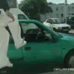 [유머] <b>쓸모</b>는 없지만 대단한 승차 기술.gif