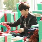 [카이] 선물포장하는 <b>종인</b>이 좀 보세요ㅠㅠ