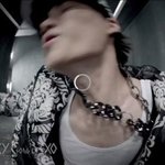 [EXO] 자, 봐!! 이게 내 <b>턱</b><b>선</b>이다
