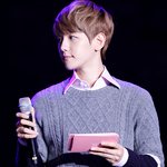 [백현] 이 옷 돌려입기 쩔음ㅋㅋ=엑소공식<b>니트</b>