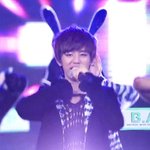 [BAP] 정대현 무대중 토끼로 변신 하는중!