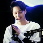[카이] 종인이어깨<b>모양</b> 진짜이쁘다ㅠㅠ